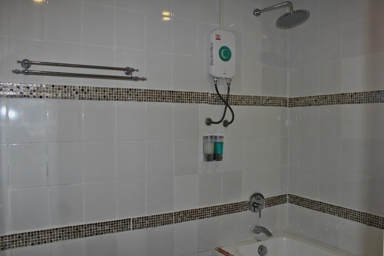 Everest Boutique Hotel Бангкок Экстерьер фото