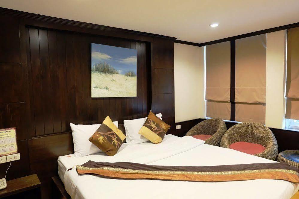 Everest Boutique Hotel Бангкок Экстерьер фото